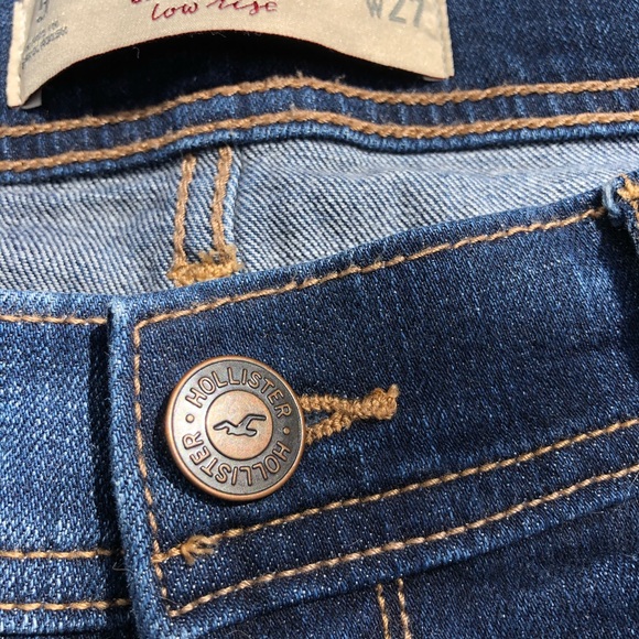 Cuffed Hollister Low-Rise Short Shorts - Picture 6 of 6